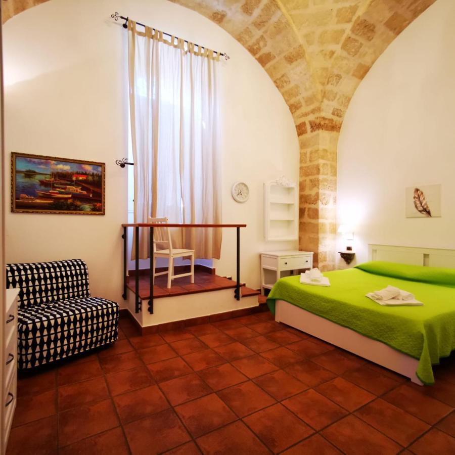 Room N.22 Suite & Apartment Taranto Ngoại thất bức ảnh