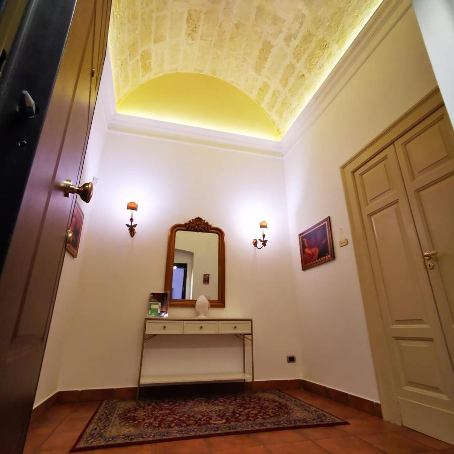 Room N.22 Suite & Apartment Taranto Ngoại thất bức ảnh
