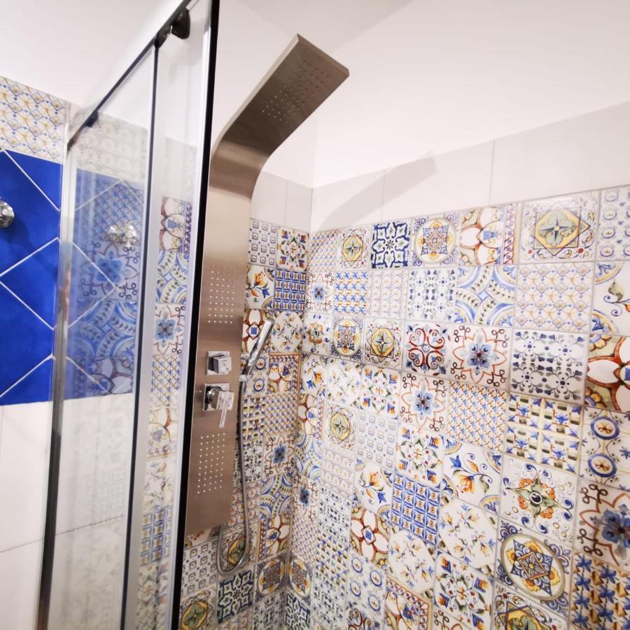 Room N.22 Suite & Apartment Taranto Ngoại thất bức ảnh